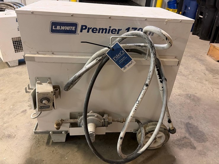 l.b.-white-premier-170-df-portable-heater-image-10