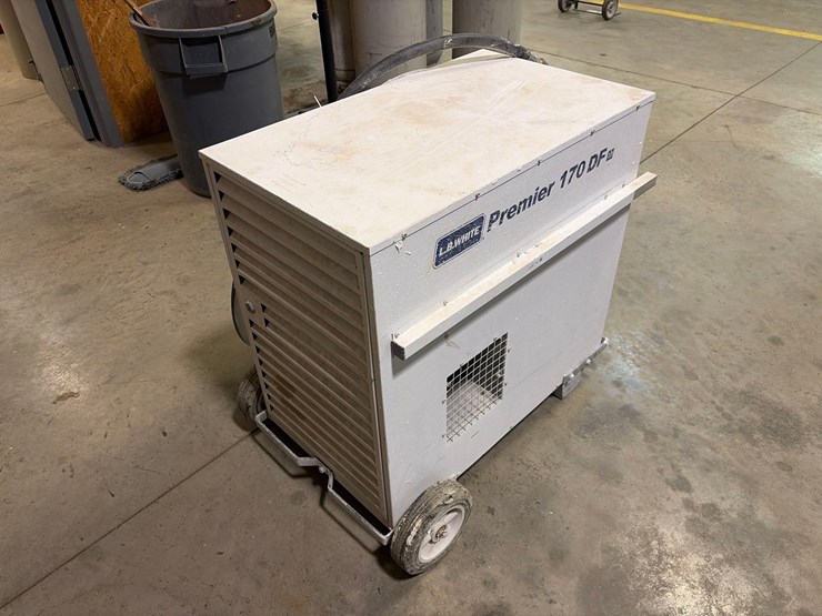 l.b.-white-premier-170-df-portable-heater-image-3