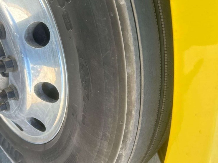 2018-volvo-vnl-760-t/a-sleeper-cab-truck-tractor-image-19