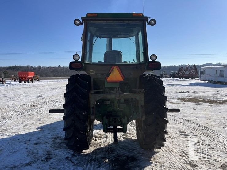 john-deere-4440-image-4