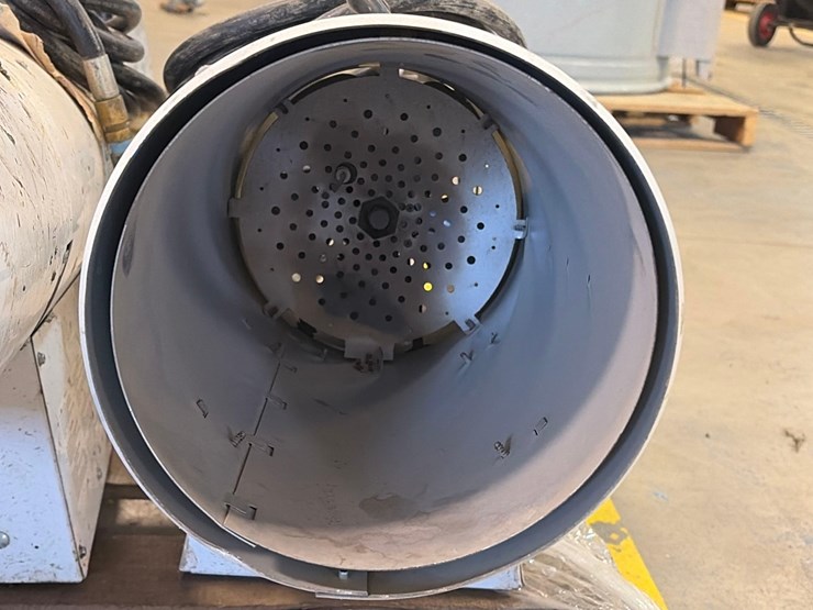 l.b.-white-propane-heaters-image-9