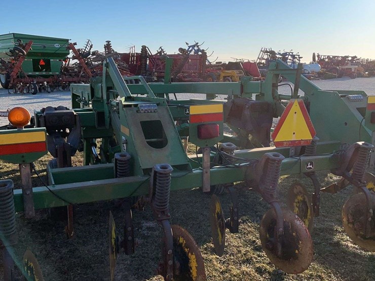 john-deere-2700-image-11