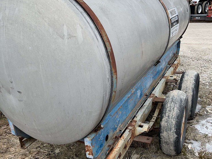 1200-gallon-aluminum-tank-on-tandem-axle-frame,-hauled-fresh-water-last-5-years-image-6
