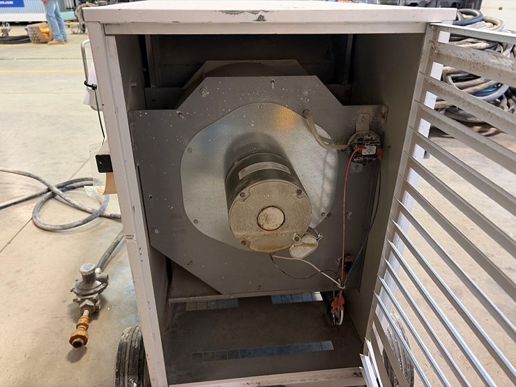 l.b.-white-premier-170-df-portable-heater-image-10