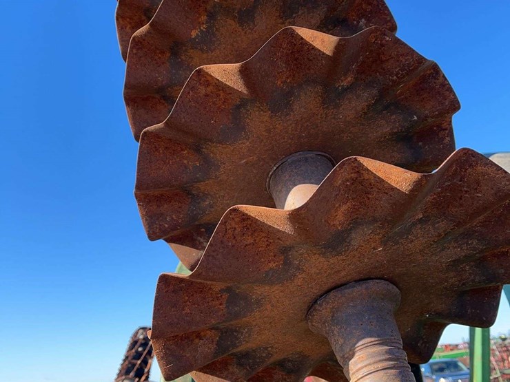 john-deere-230-image-9