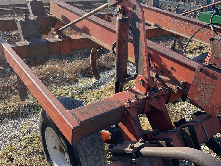 hesston-2540-image-9