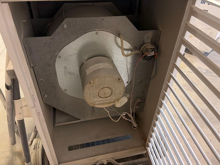 l.b.-white-premier-170-df-portable-heater-image-11