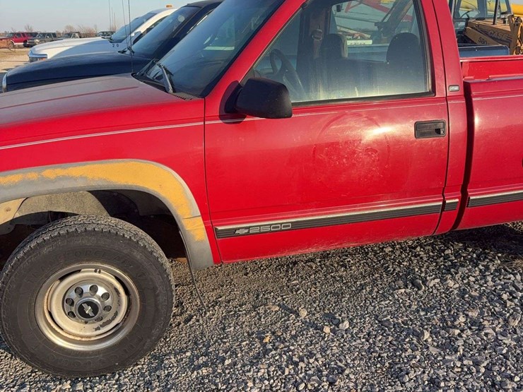 1998-chevrolet-single-cab-pick-up-truck,-4wd,-cloth-seats,-281,500-miles,-vin--1gcgk24rwz247440-image-3