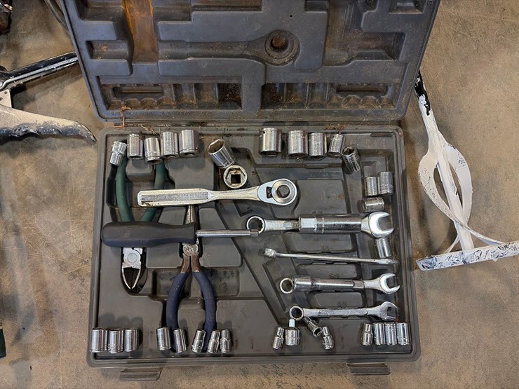 assortment-of-power-tools-image-6