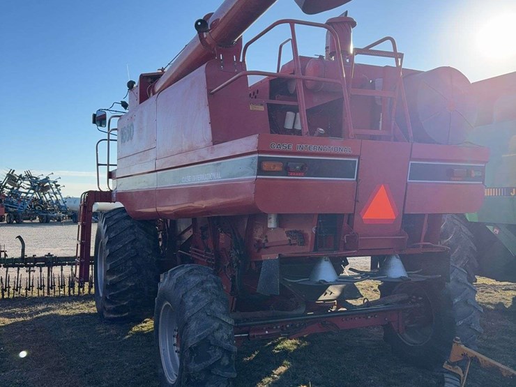 international-1660-combine-image-13