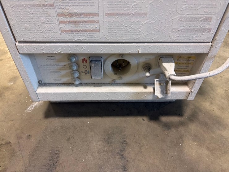 l.b.-white-premier-80-df-portable-heater-image-6