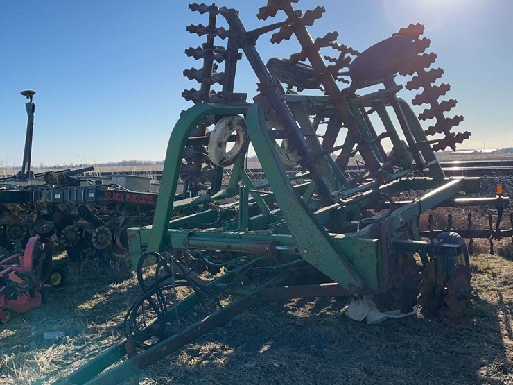 john-deere-230-image-3