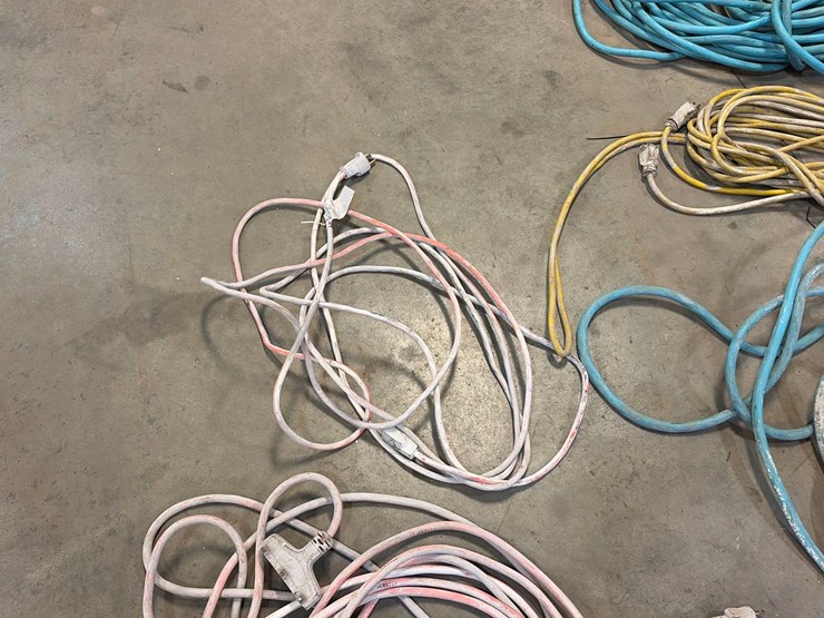 assortment-of-extension-cords-image-8