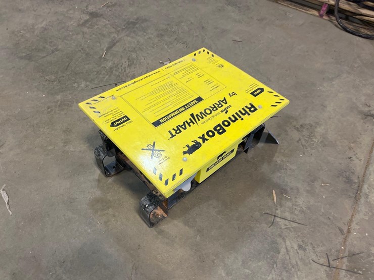 rhino-boxes-with-cables-image-7