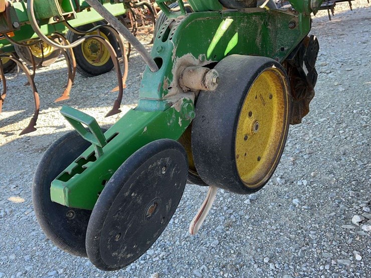 john-deere-7200-image-4