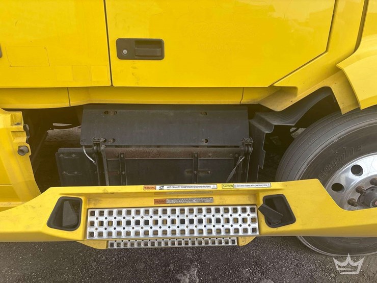 2018-volvo-vnl-760-t/a-sleeper-cab-truck-tractor-image-32