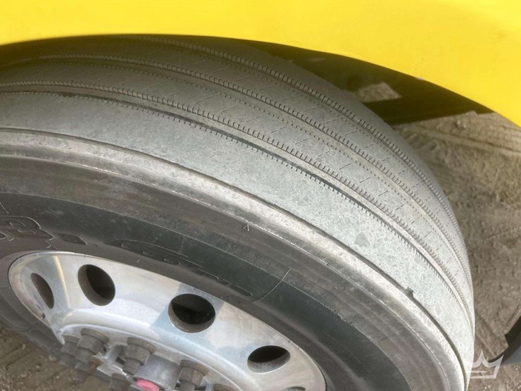 2018-volvo-vnl-760-t/a-sleeper-cab-truck-tractor-image-46