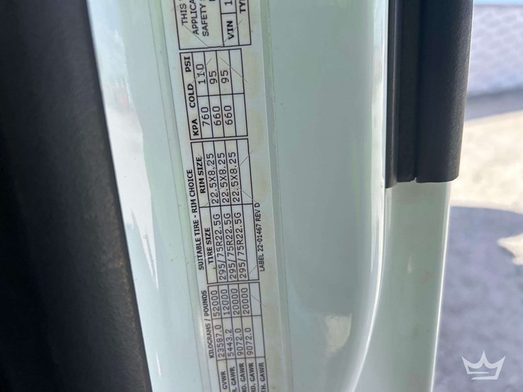 2022-peterbilt-579-image-6