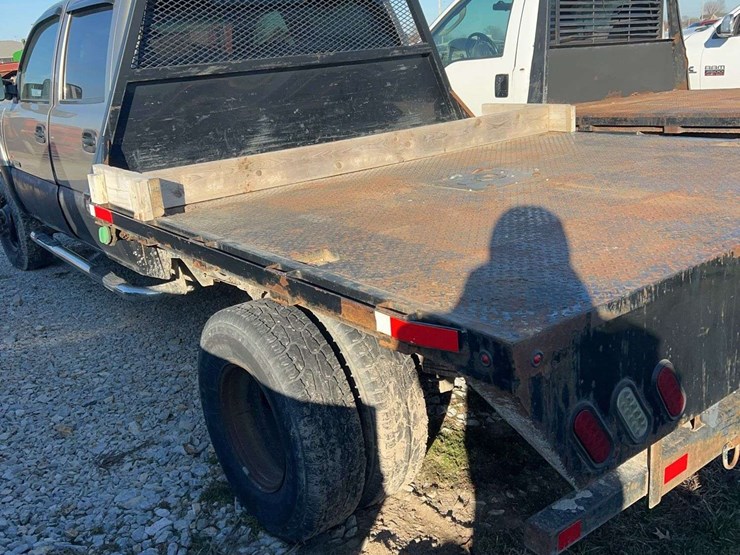 2002-gmc-3500-image-8