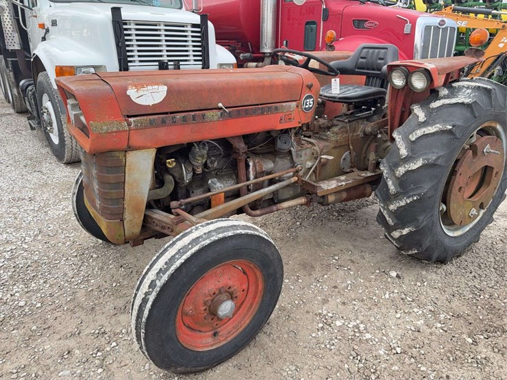 massey-ferguson-135-image-3