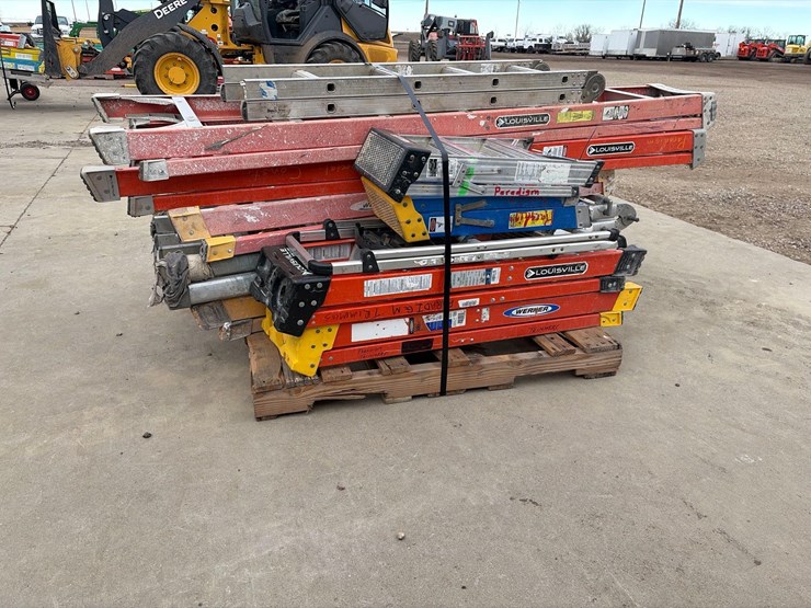 assortment-of-ladders-image-5