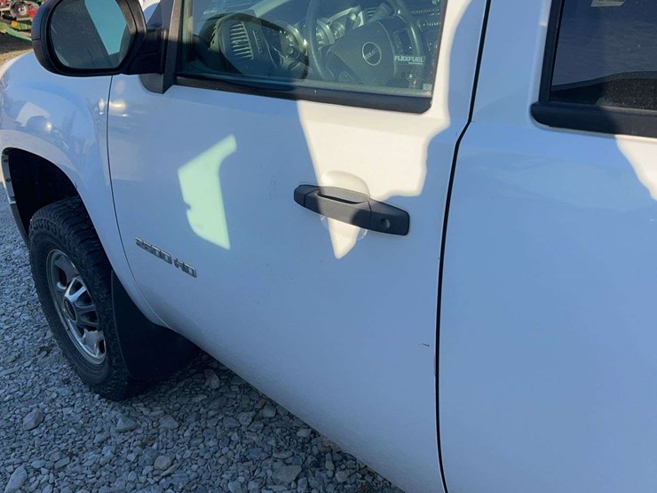 2013-gmc-2500hd-image-10