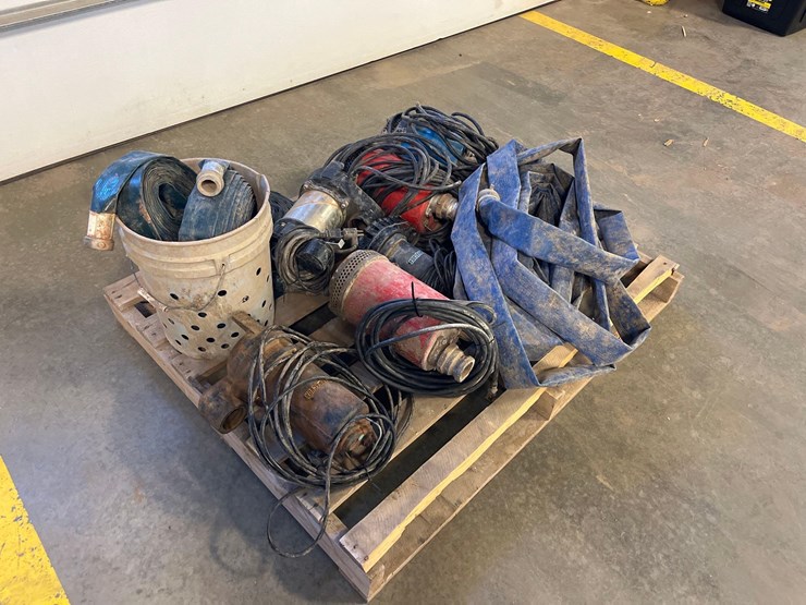multiple-submersible-pumps-w/hose-image-1