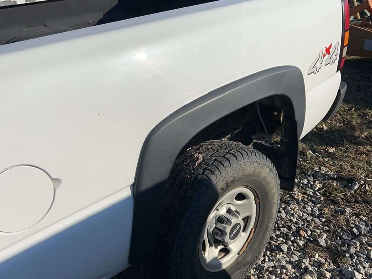 2006-gmc-2500hd-image-6