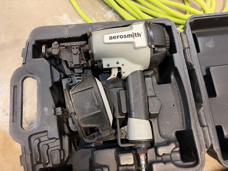 nail-guns-and-air-hose-image-2