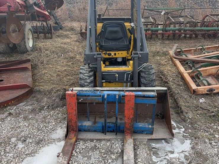 new-holland-ls120-image-2