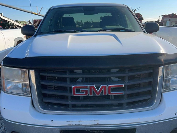 2009-gmc-2500hd-image-2