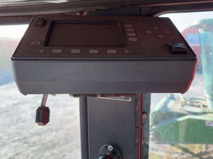 international-1660-combine-image-30