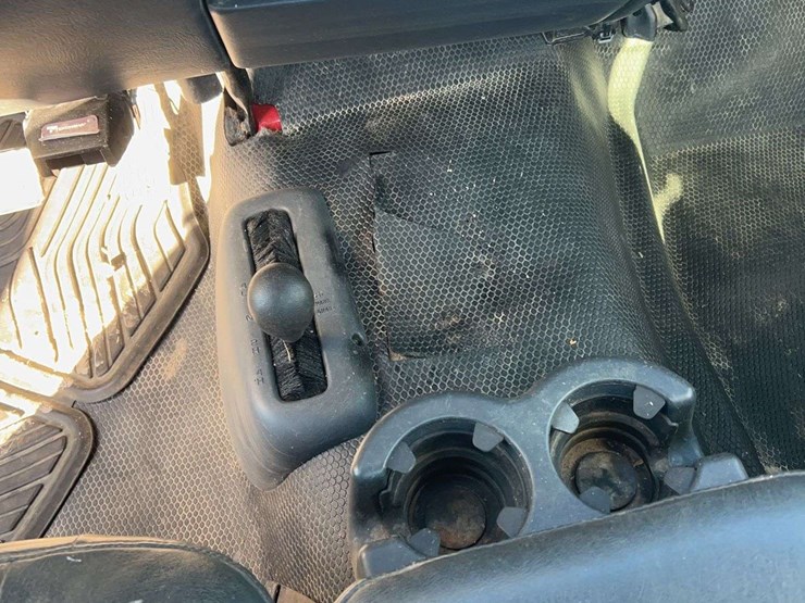 2001-chevrolet-2500hd-image-14