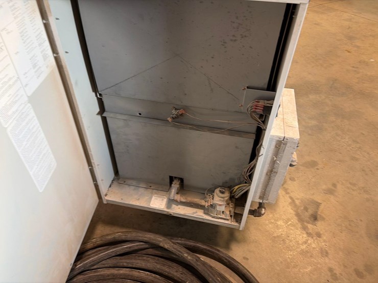 l.b.-white-premier-350-df-portable-heater-image-15