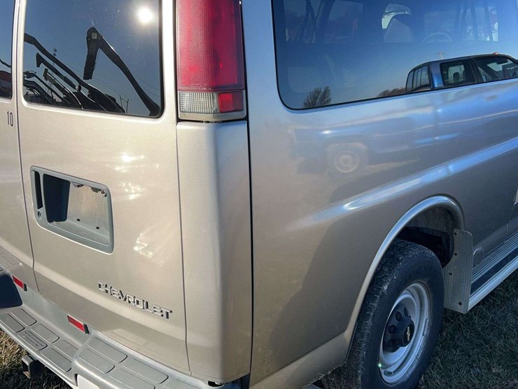 2001-chevrolet-3500-image-7