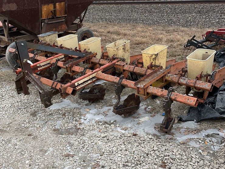 agco-allis-630-image-1