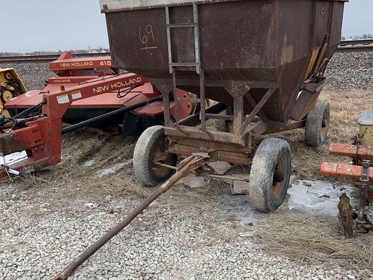 e-z-trail-220-gravity-wagon-image-1