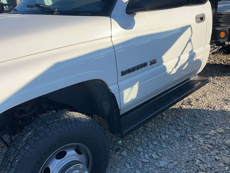 2001-dodge-3500-image-6