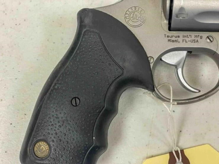 taurus-revolver-image-5