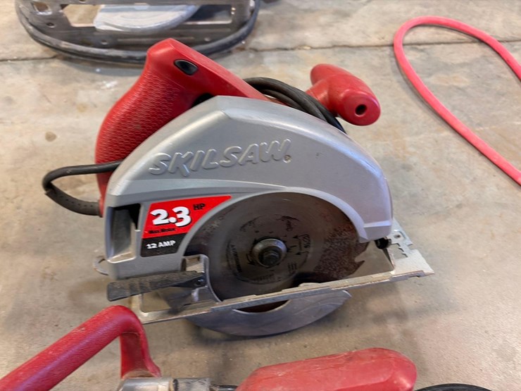 assortment-of-skilsaws-image-7