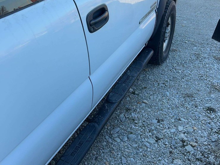 2006-gmc-2500hd-image-11