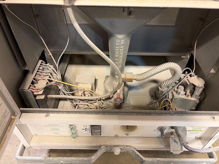 l.b.-white-premier-170-df-portable-heater-image-7