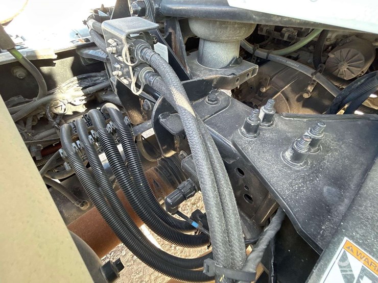 2022-peterbilt-579-image-26