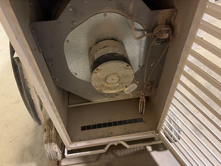 l.b.-white-premier-170-df-portable-heater-image-9