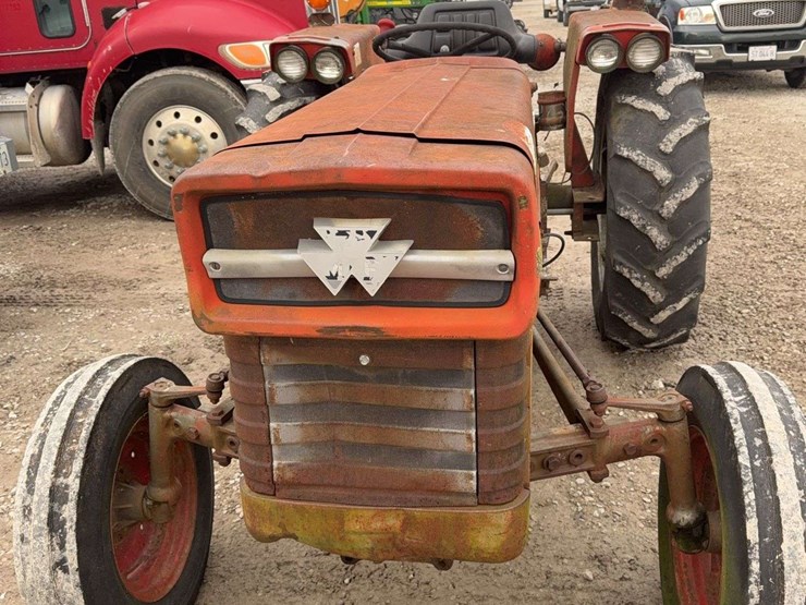 massey-ferguson-135-image-5
