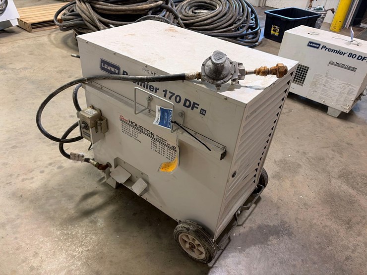 l.b.-white-premier-170-df-portable-heater-image-2