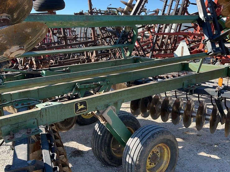 john-deere-235-image-4