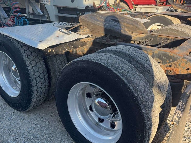 2014-international-8600-image-17