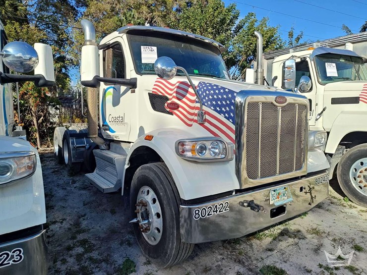 2022-peterbilt-567-t/a-wet-kit-day-cab-truck-tractor-image-2