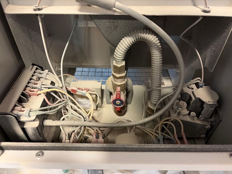 l.b.-white-premier-80-df-portable-heater-image-7